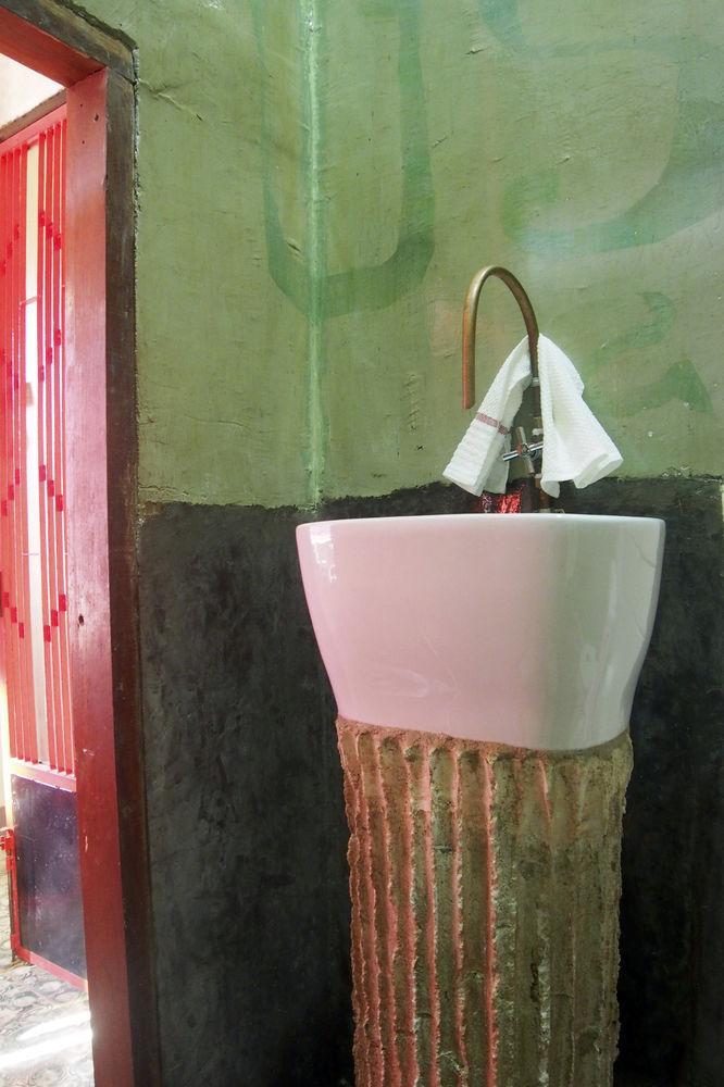 Hotel Bric-A-Brac Battambang Esterno foto
