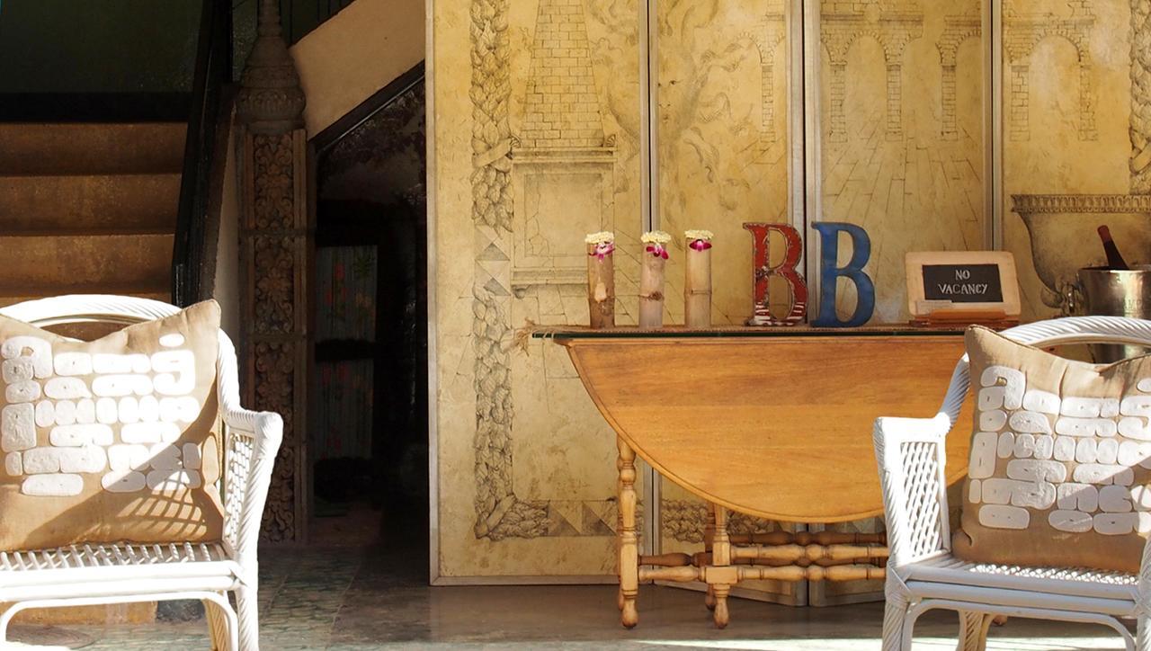 Hotel Bric-A-Brac Battambang Esterno foto