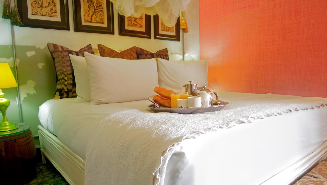 Hotel Bric-A-Brac Battambang Esterno foto