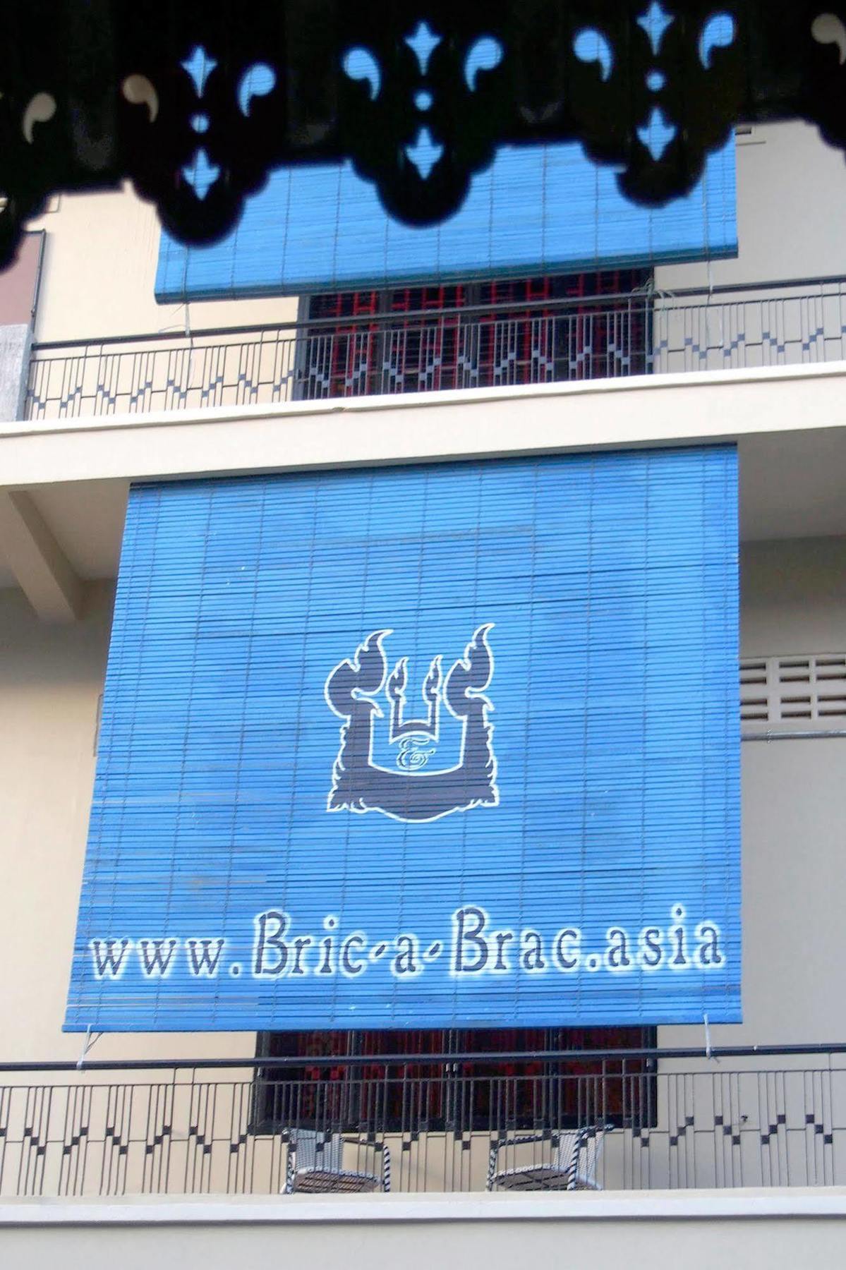 Hotel Bric-A-Brac Battambang Esterno foto